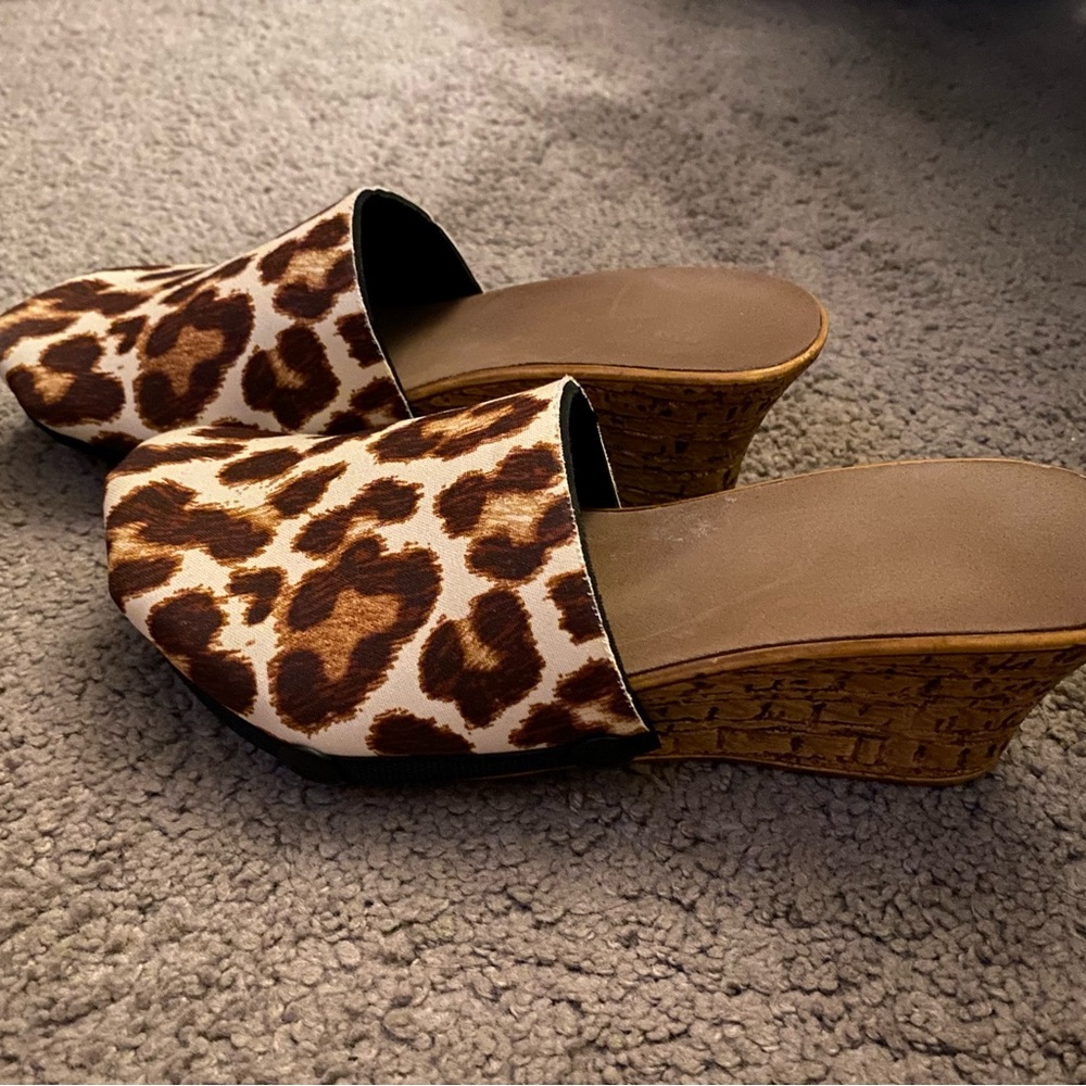 NEW OneSole leopard print slip on wedge clog shoes women’s size 7